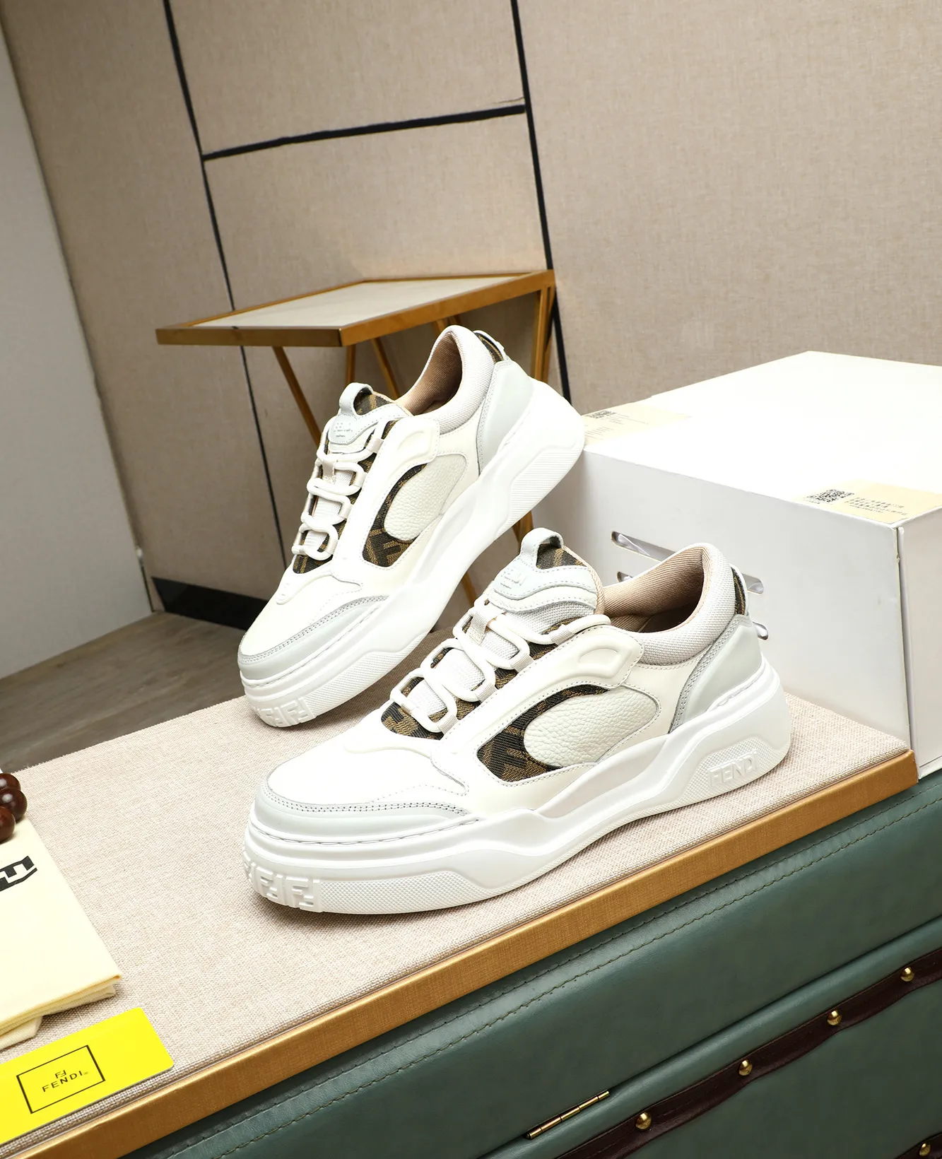 Men's shoes 💰760 [FENDI] Fendi - High-end quality original casual sports shoes - Upper: Nappa calfskin, pebbled calfskin, tongue and heel; injection molded brand logo plastic module - Lining: brand canvas - Outsole: ultra-light TPR foam·rubber; molded outsole -Super high quality control·Fine workmanship: highlighted (high-end·luxury·grade) -Size :39-44 (38, 45, can be customized)